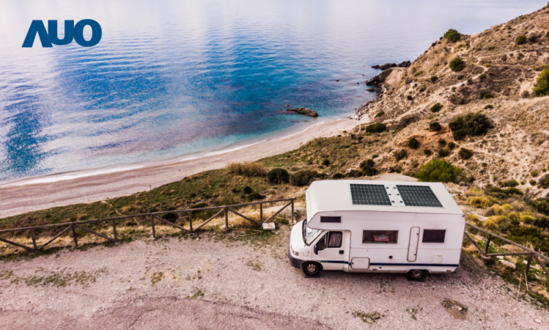 「可撓輕量化太陽光電板SunCurva」使用輕量特殊耐候型複合板取代傳統太陽能板的玻璃前板，不僅降低70%重量，每米平方僅3Kg；具有抗衝擊性能及通過電磁相容性測試，可應用於交通運輸工具，如露營車、遊艇等